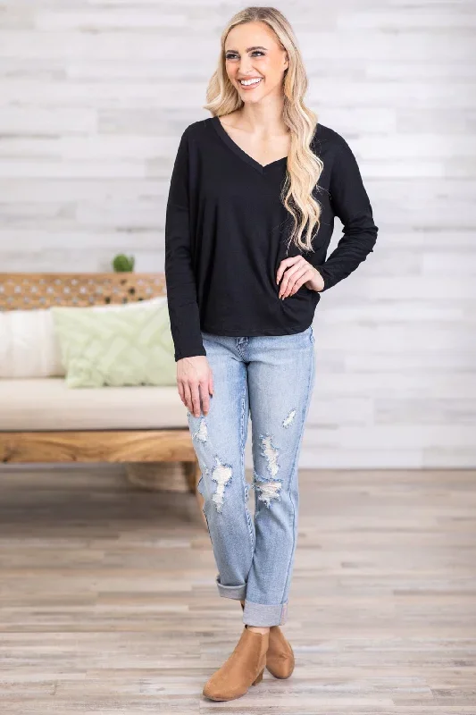 black-v-neck-long-sleeve-top