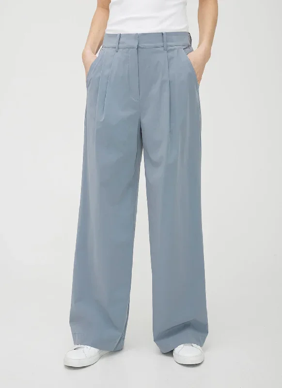 Chloe High Waisted Pleated Trousers