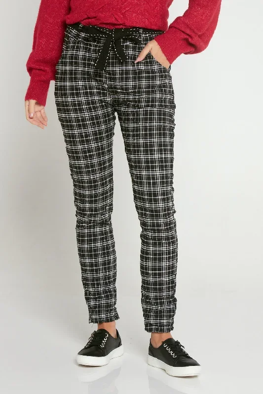 megan-pants-black-white-tartan