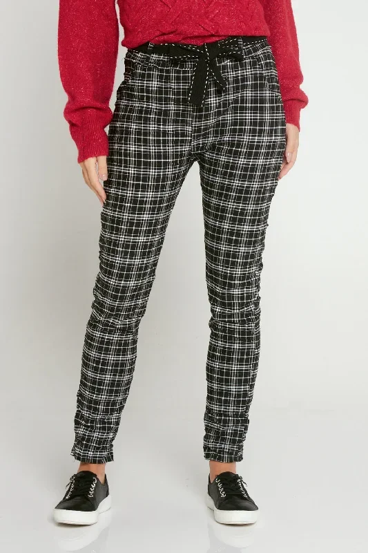 megan-pants-black-white-tartan