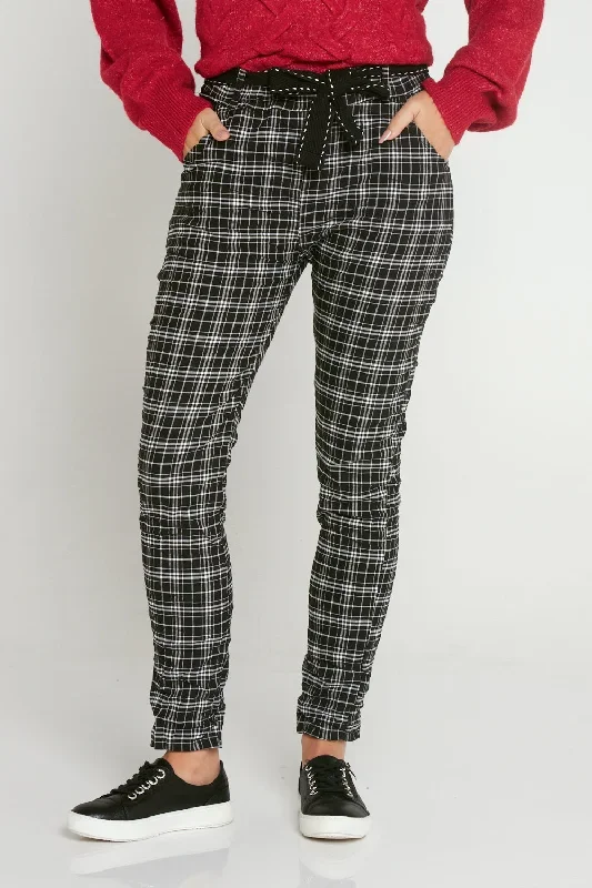 megan-pants-black-white-tartan