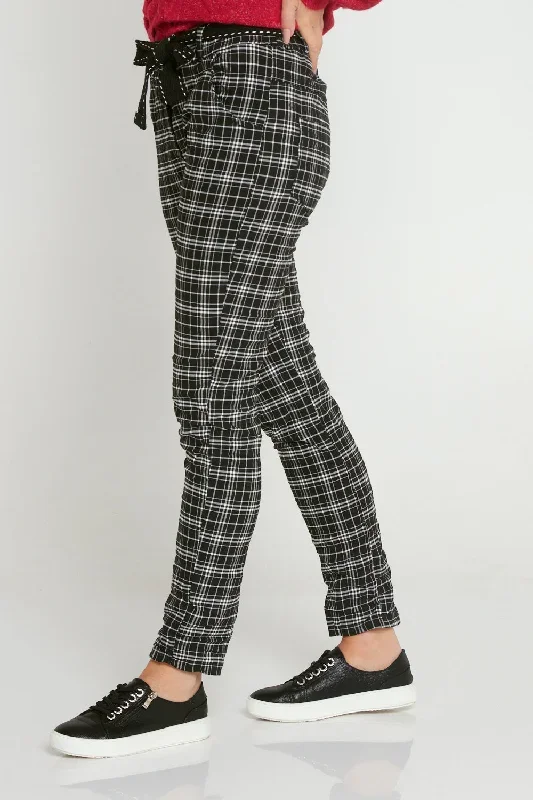 megan-pants-black-white-tartan