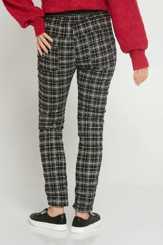 megan-pants-black-white-tartan