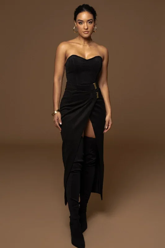 noir-gisele-slit-skirt